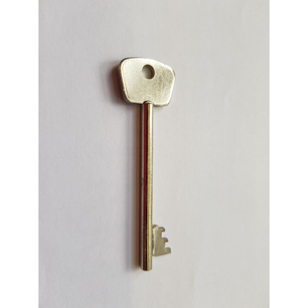 Lowe and Fletcher 43 series 7 lever safe lock pair of keys
